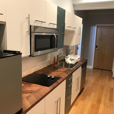 Private Room With Private Bathroom 丹伯里 外观 照片